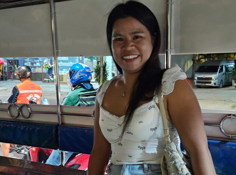 Chubby Thai Lap Dancer Nanisa